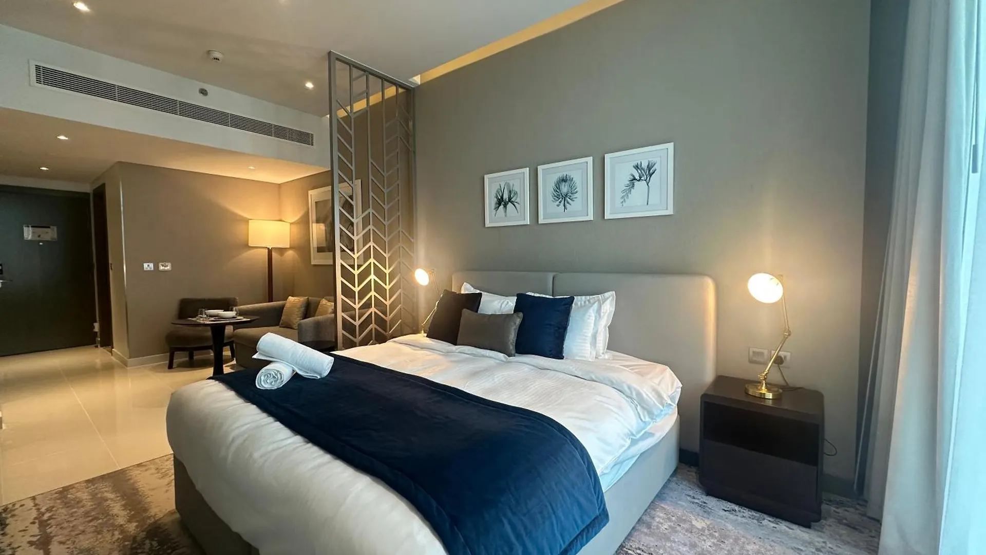 Business Bay Modern Studio With A Pool View At Damac Maison Prive Dubai